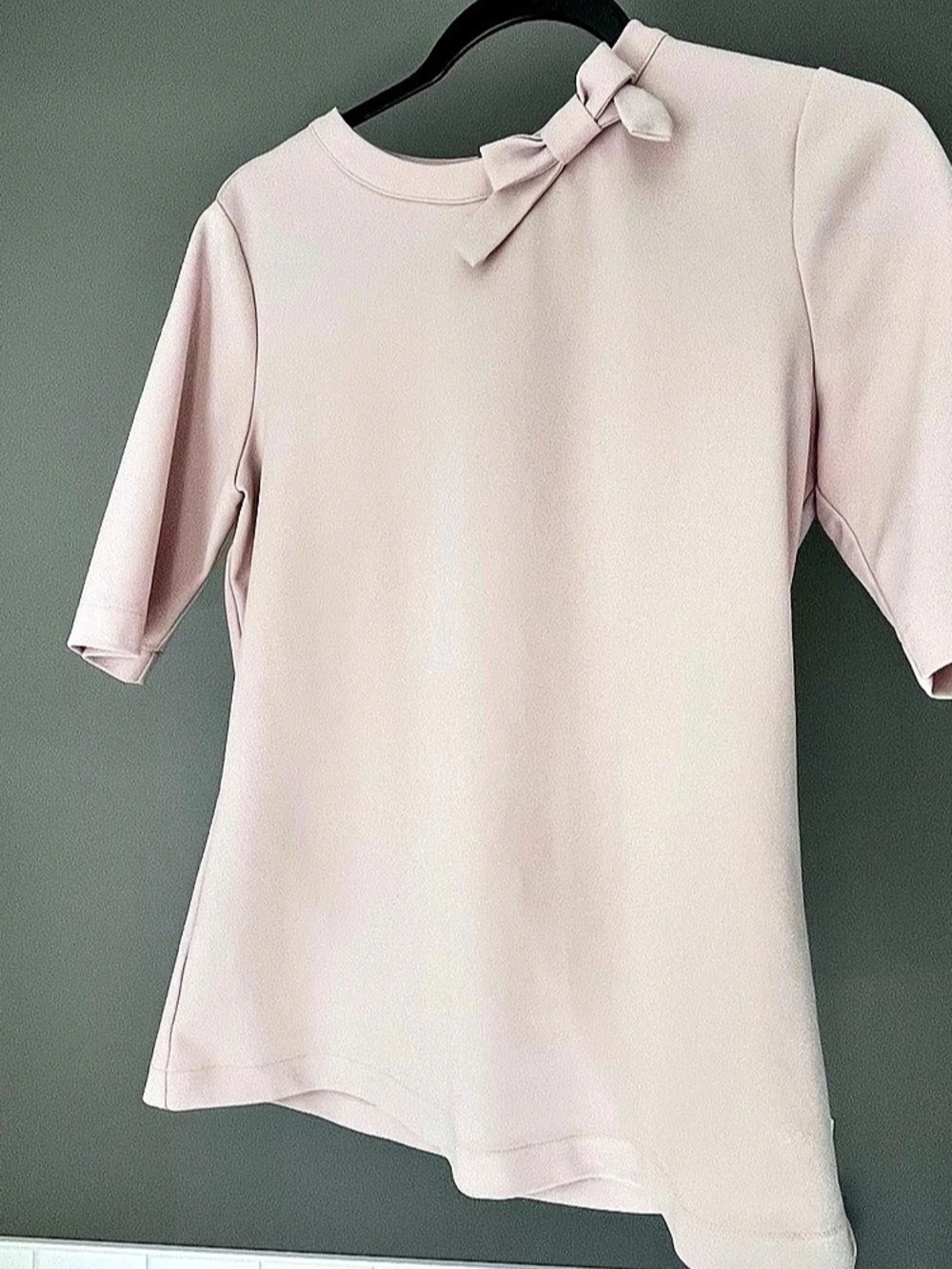 Ann Taylor Bow Neck Short Sleeve Top in Pink Size Medium Like New
